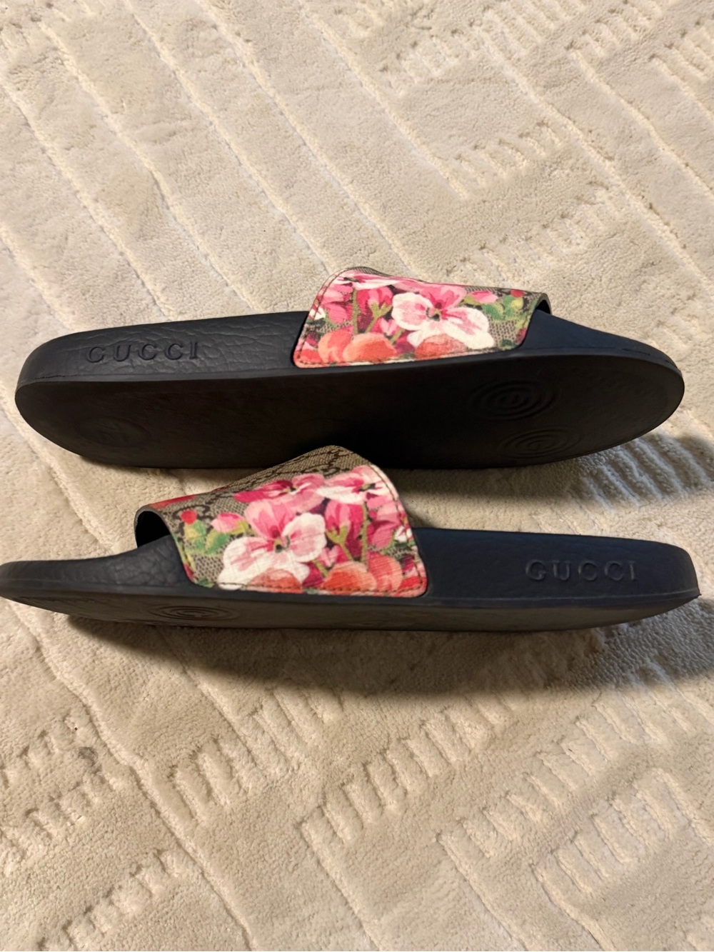 Gucci Pink Floral Black Slides - Picture 3 of 6